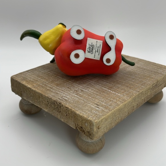 Home Grown By Enesco Red Bell Pepper‎ Bull Figurine Whimsical Decor - Picture 5 of 6